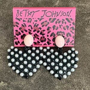 Betsey Johnson Black and Pearl Heart Earrings